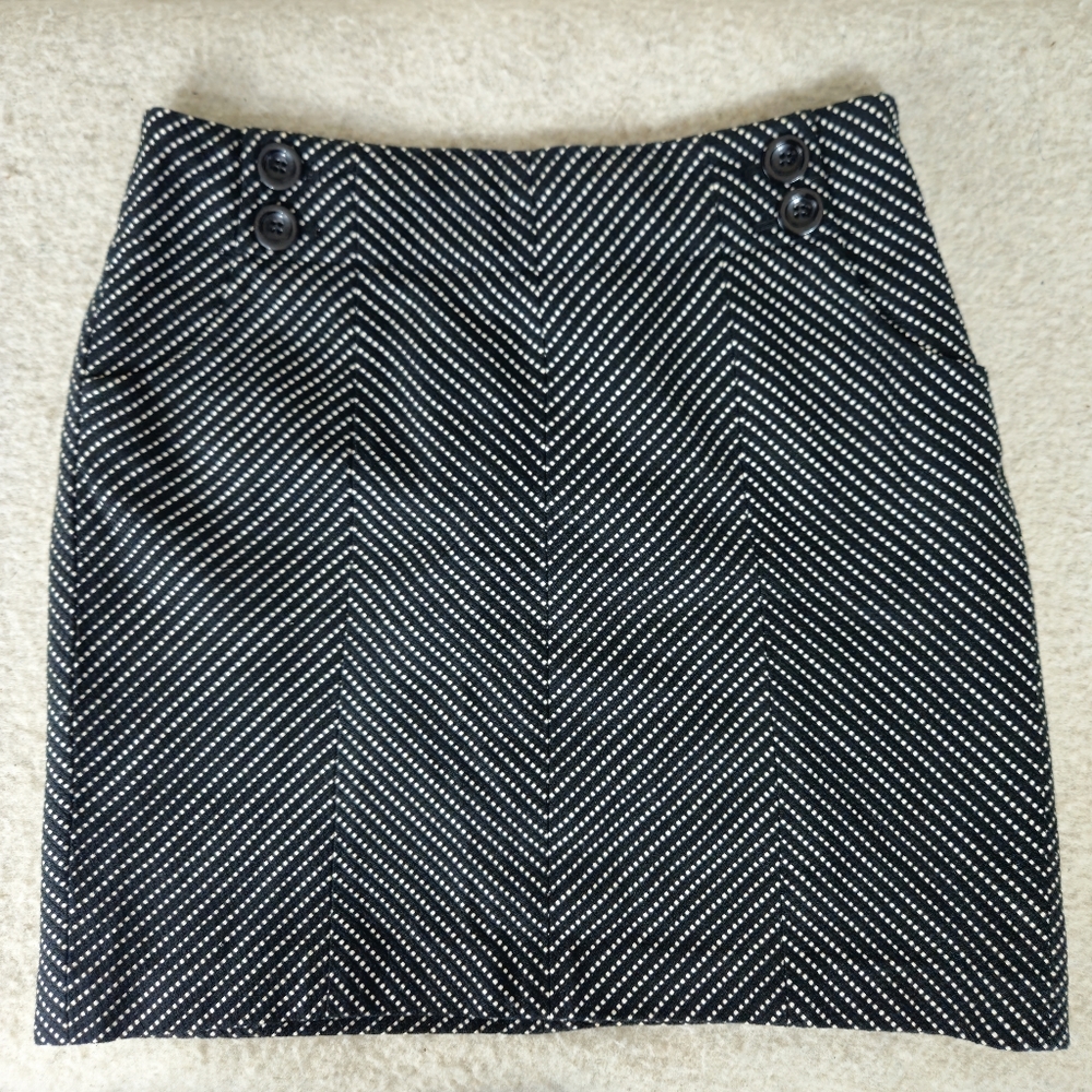 Ann Taylor Petites Polka Dot Herringbone Black White Mini Skirt Size 6 Petite